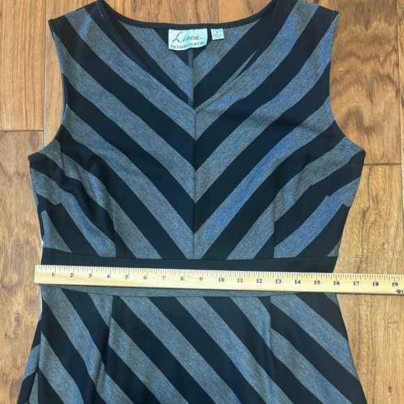 Striped black and grey sleeveless dress - Picture 4 of 6